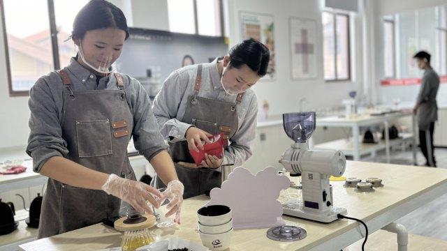 春花茶咖活动奏响春日乐章开元ky棋牌云南保山：